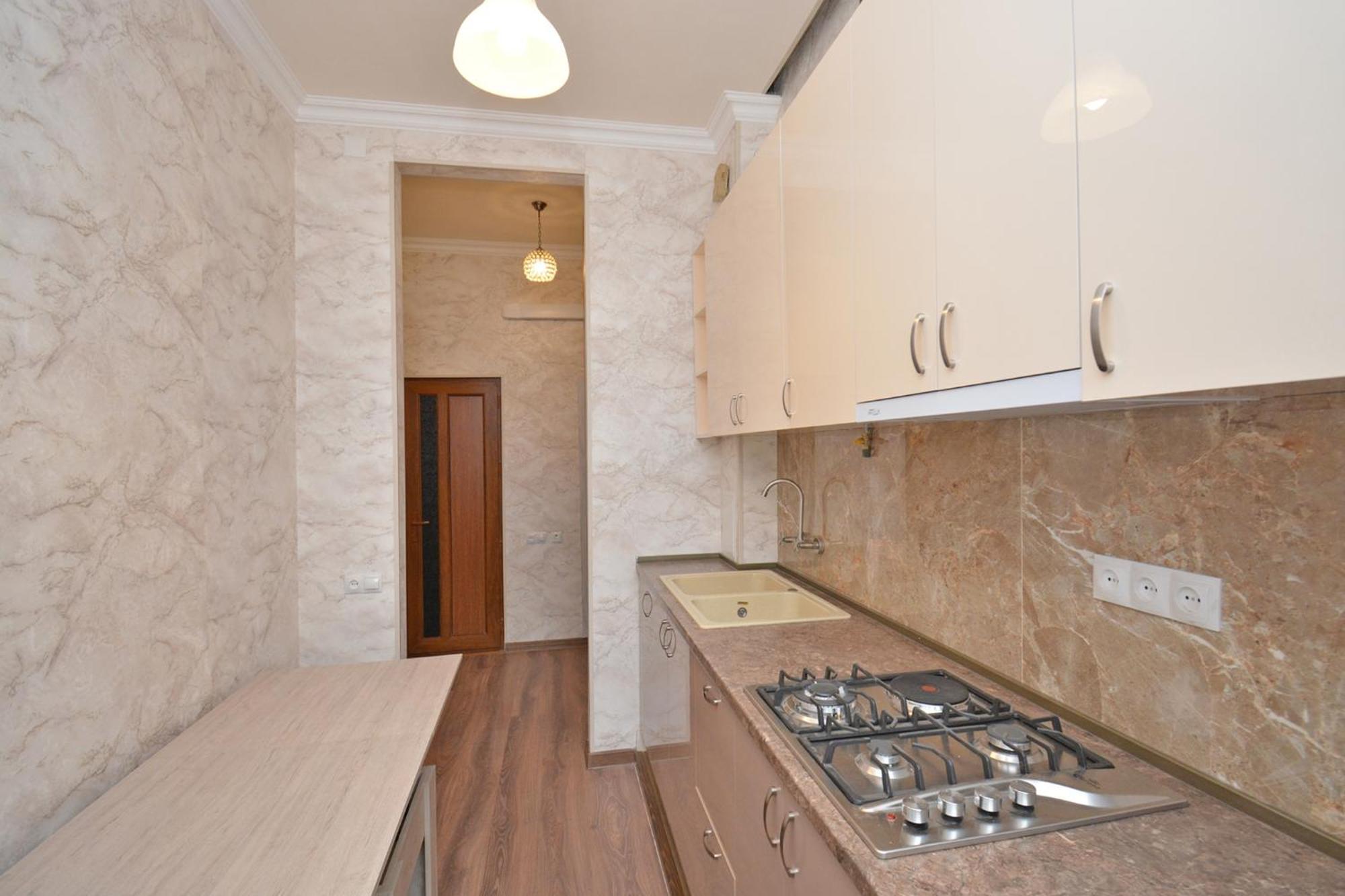 Apartment In The Very Center Of The *